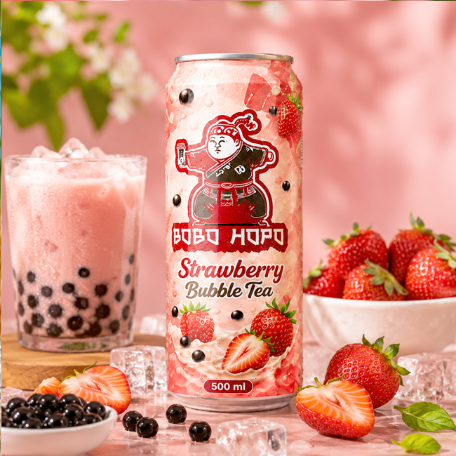 Bobo Hopo Strawberry Bubble Tea 500ml can with strawberries, tapioca pearls and pink milk tea glass.